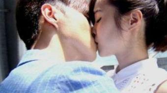 久久亲亲在线观看,浪漫邂逅，在线见证甜蜜瞬间